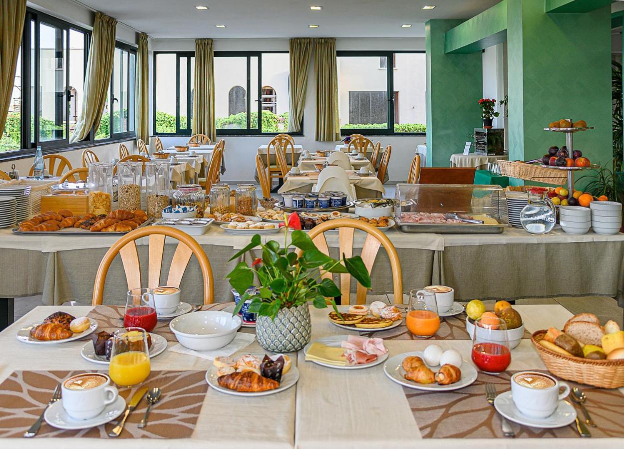 Hotel Paris Lido di Camaiore Eksteriør bilde