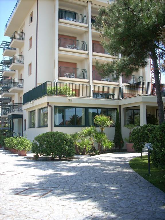 Hotel Paris Lido di Camaiore Eksteriør bilde