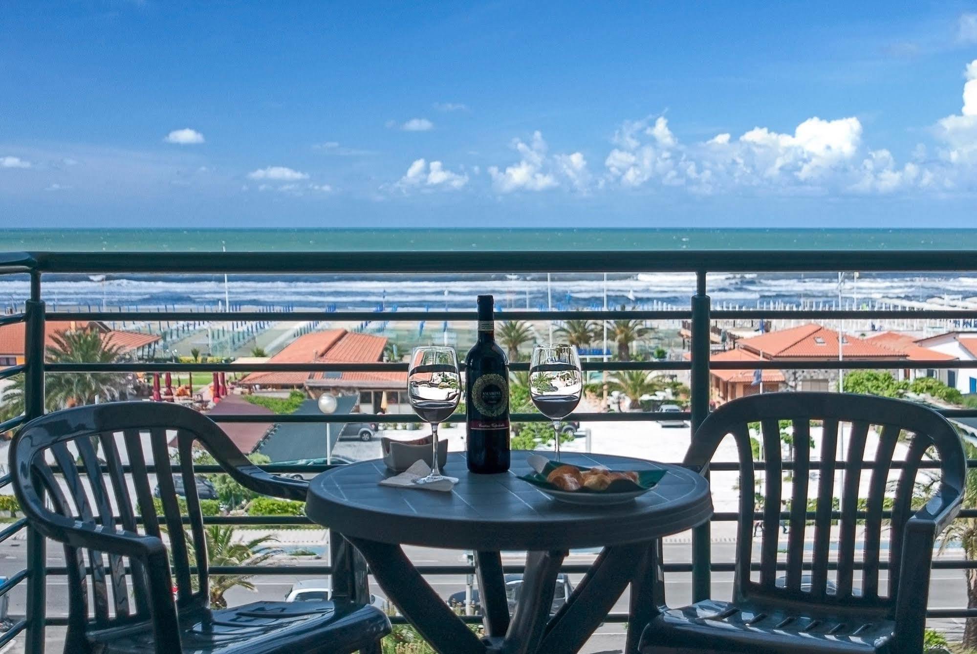 Hotel Paris Lido di Camaiore Eksteriør bilde