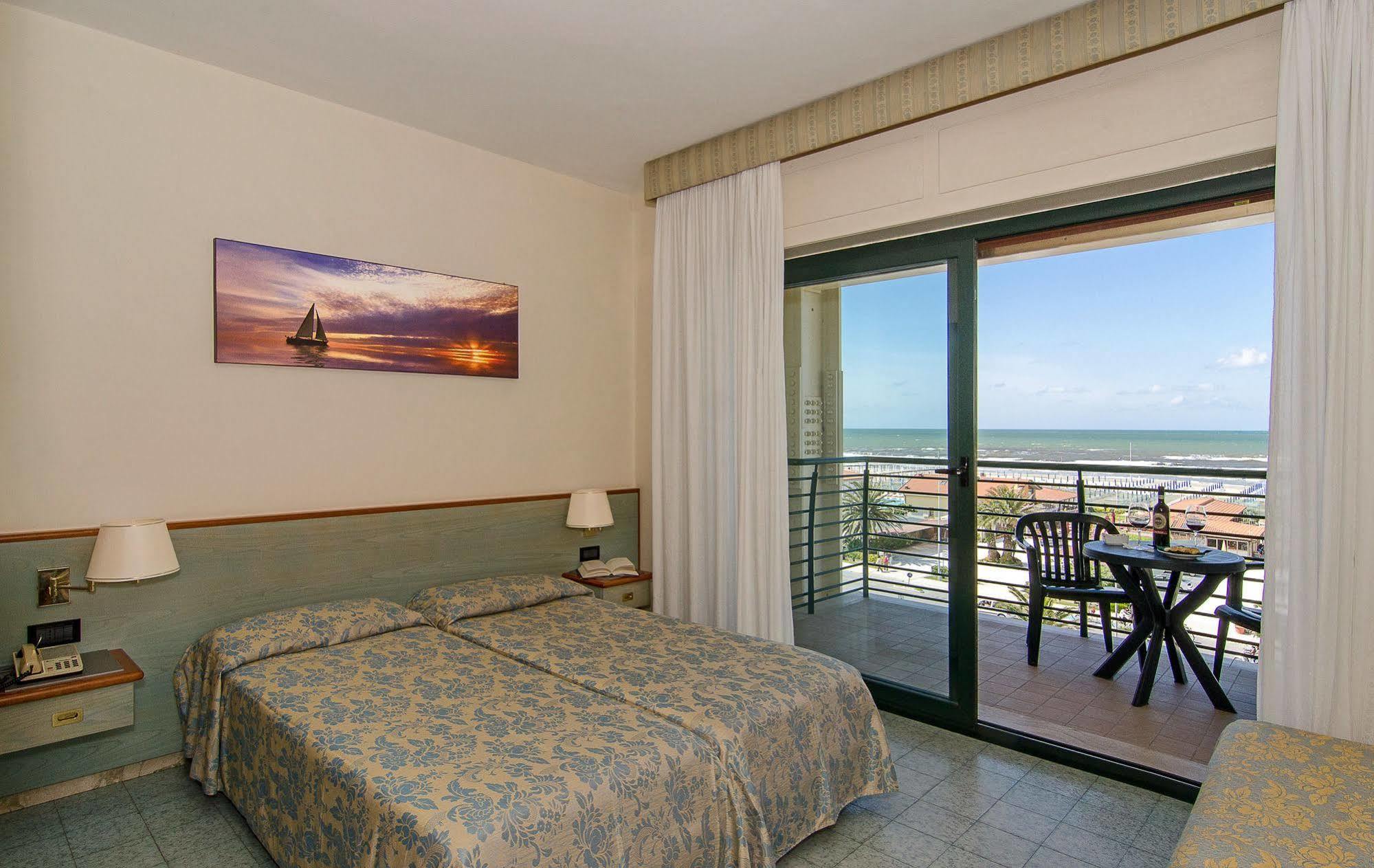 Hotel Paris Lido di Camaiore Eksteriør bilde