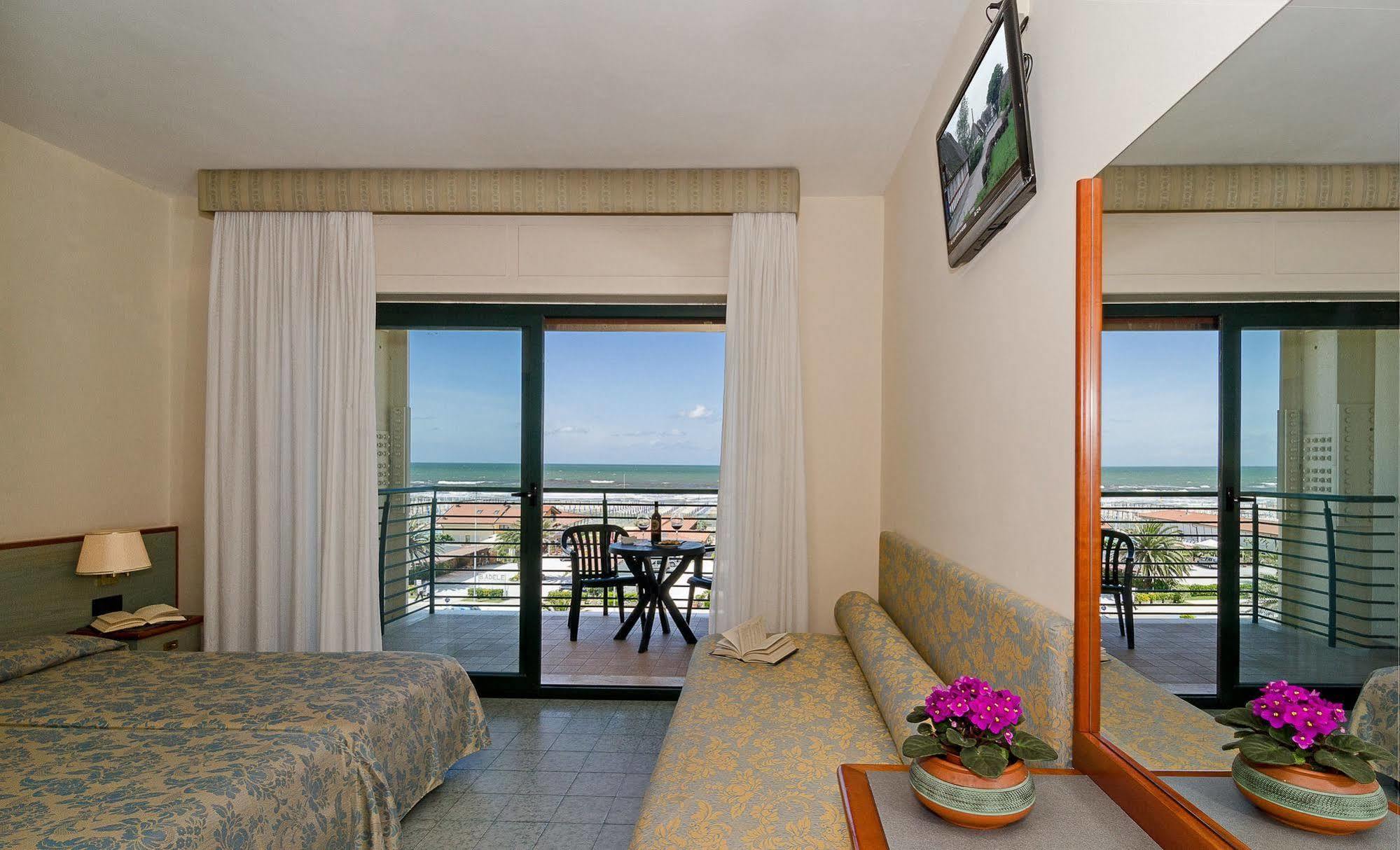 Hotel Paris Lido di Camaiore Eksteriør bilde