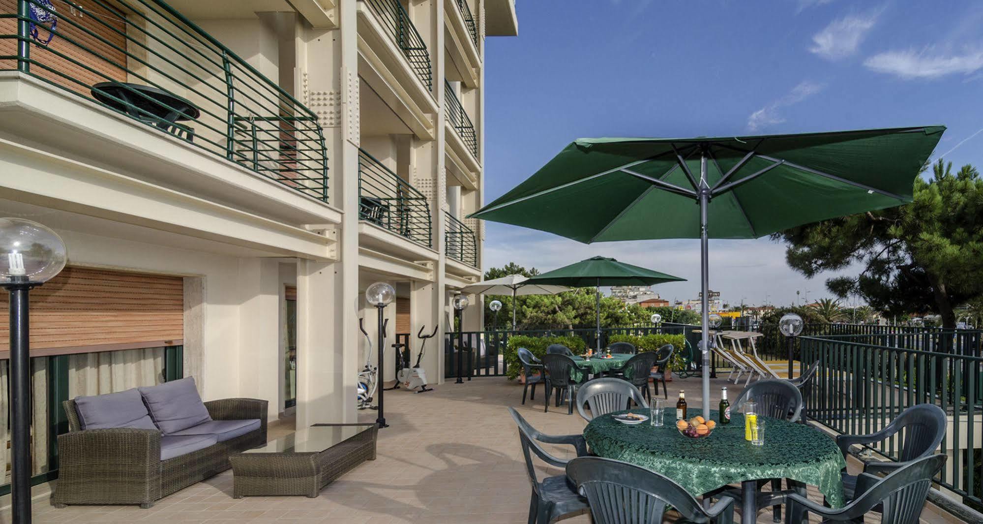 Hotel Paris Lido di Camaiore Eksteriør bilde